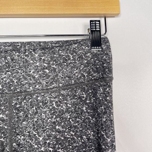 Athleta Girls XLarge 14 Gray Black Printed Chit Chat Tight Leggings Workout - Picture 5 of 11